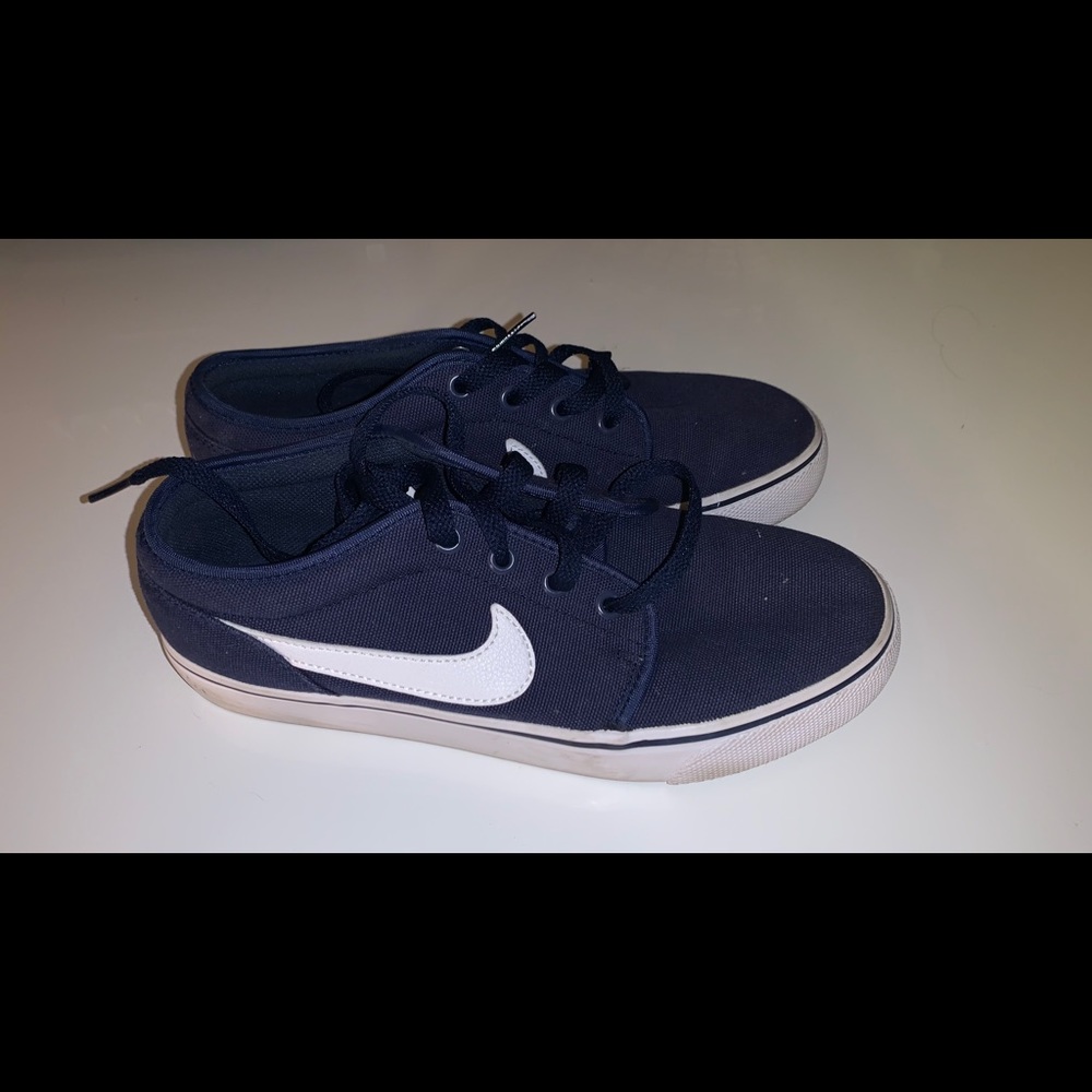 Nike skate shoes